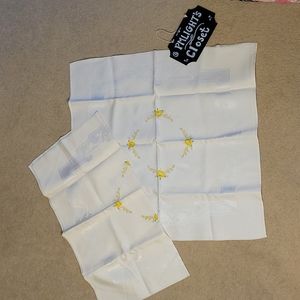 Set of 2 Vintage Dinner Cloth Napkins 22x22 Cream with Yellow Flowers Damask